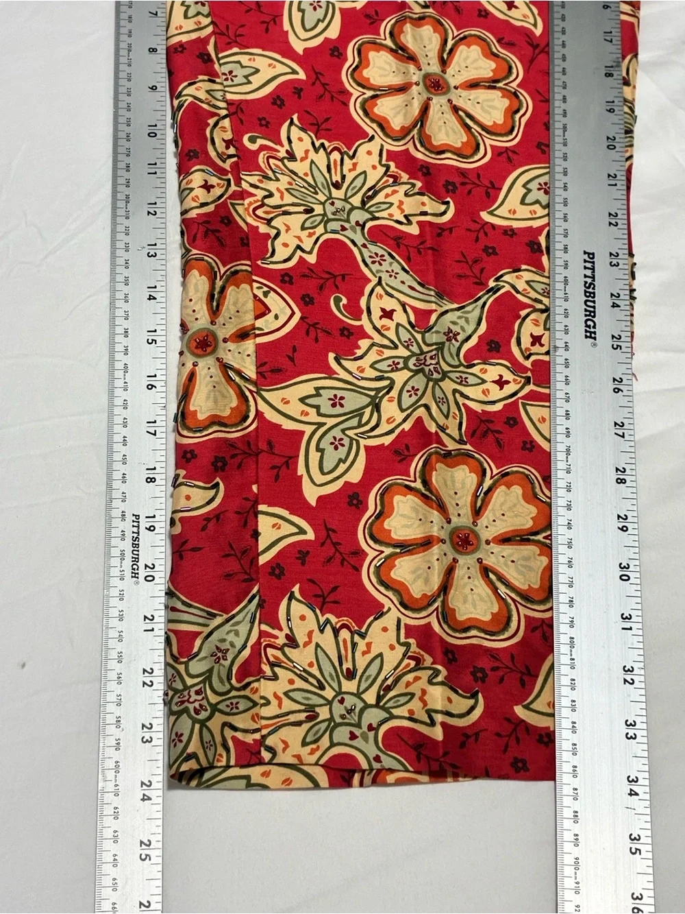 VTG Muse 11 Coral Red Floral Beaded Capris with Cream & Orange Accents